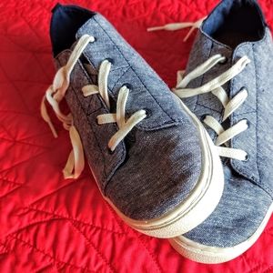 TOMS Boys Sneakers Size 4 Youth